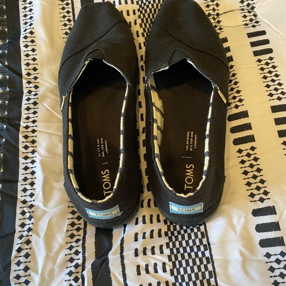 Womens Tom Shoes - Picture 2 of 5